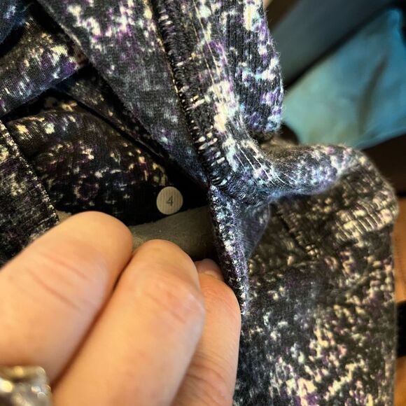 COPY - ✨Lululemon Scuba - Picture 2 of 6